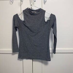 It Girl Medium Gray Ribbed Cutout Shoulder Long Sleeve Top